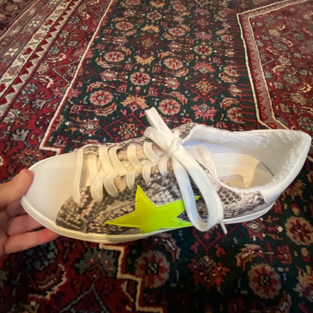 Steve Madden sneakers. Worn once. - Picture 8 of 12